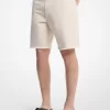 ほつれたデニムショートパンツ
