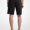 ほつれたデニムショートパンツ