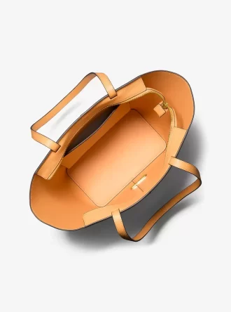 アニタ クロコダイル型押しレザーサンダル