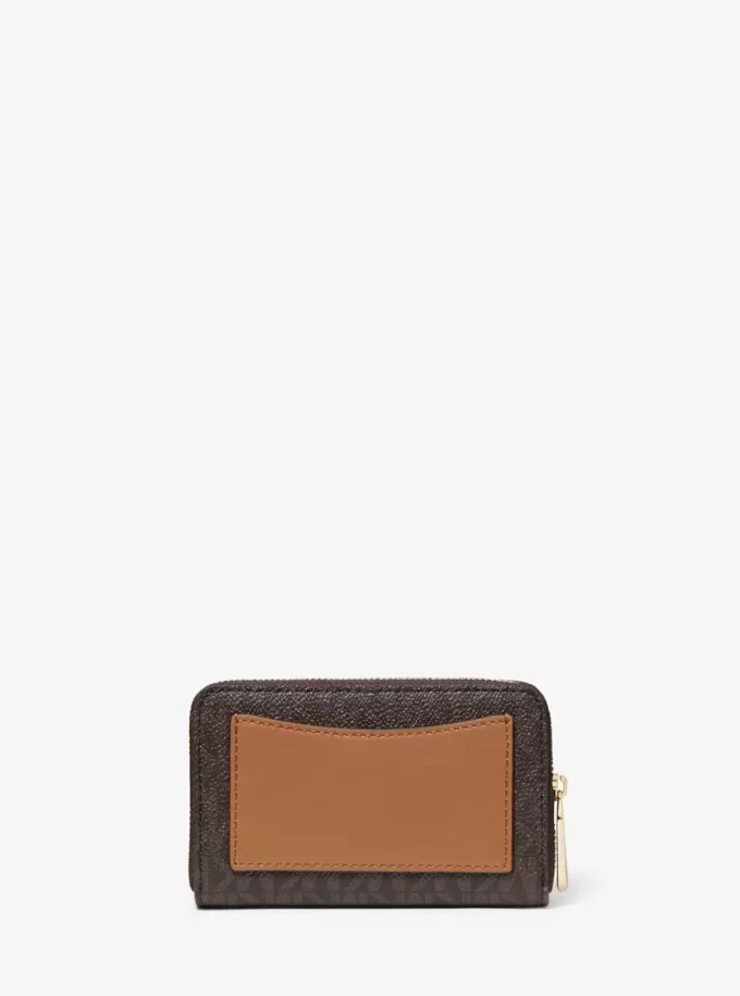 小さなロゴとレザーの財布 小さなロゴとレザーの財布